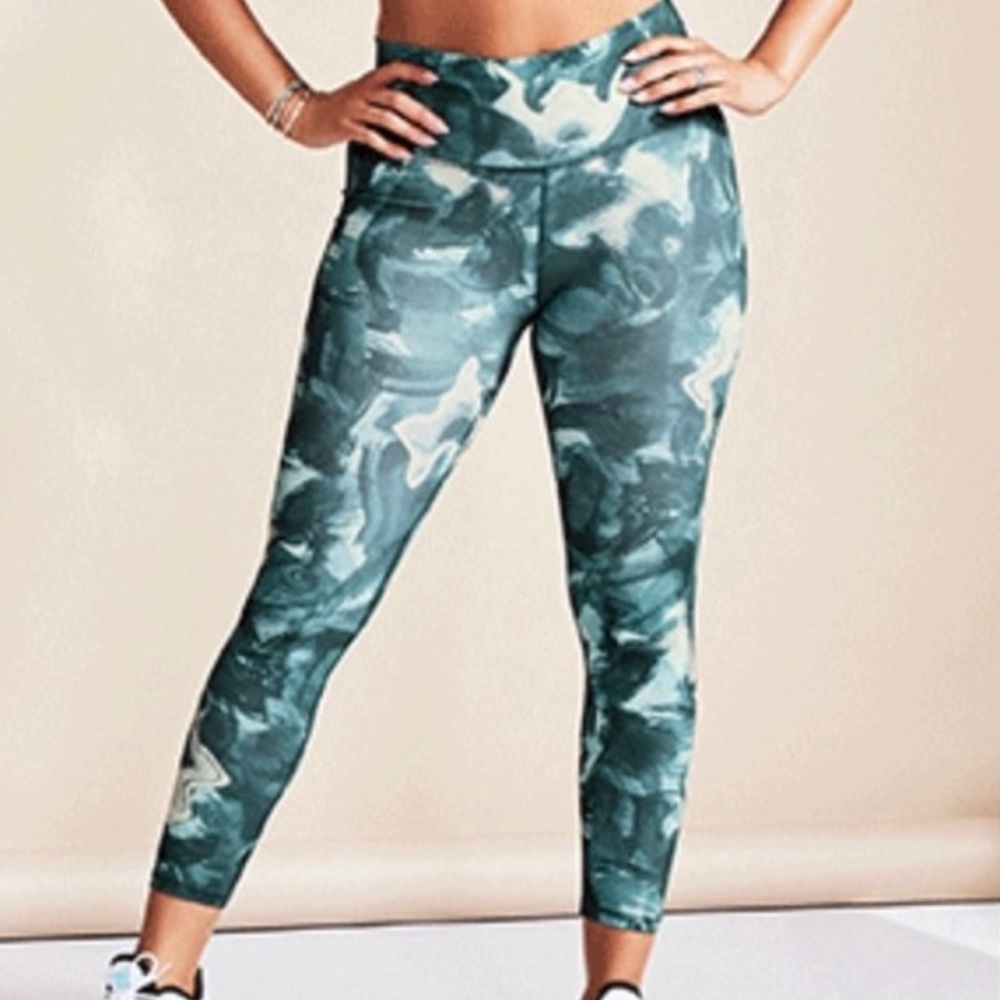 *Limited Edition* FABLETICS Powerhold Legging from Kevin & Eniko Hart Collection
